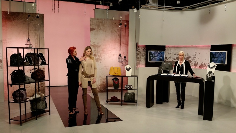 Luisa Verfürth bringt bei Channel21 die neue Accessoire Boutique zum Leuchten